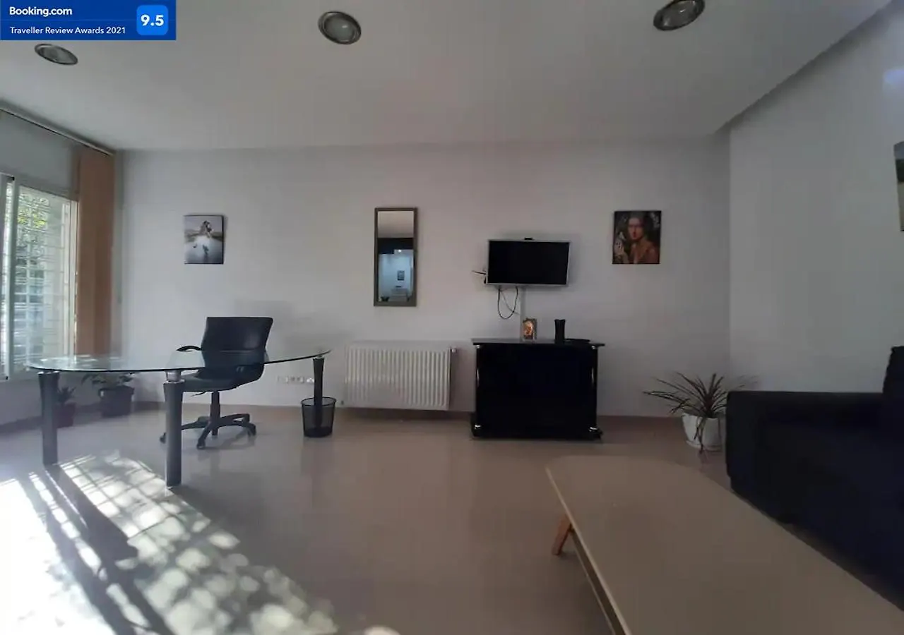 Studio Tres Bien Situe Au Jardin D El Menzah 1 Apartment Tunis Tunisia